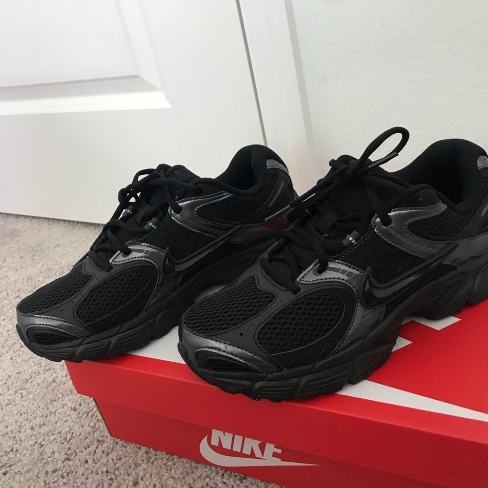 W NIKE V5 RNR - Picture 5 of 5